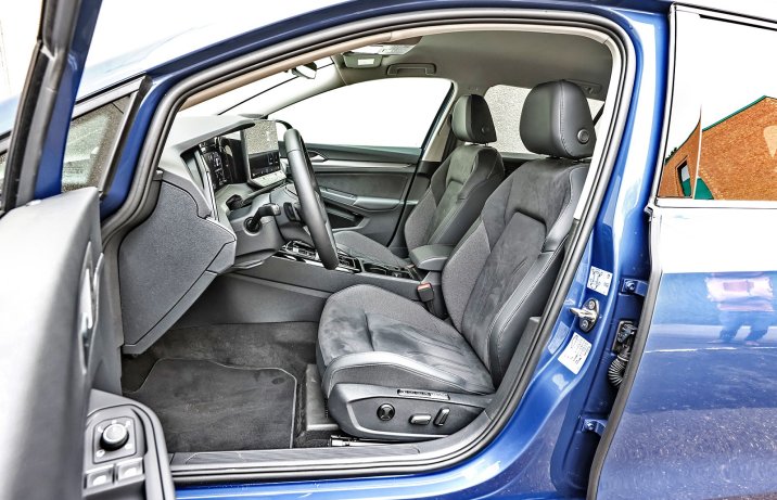 VW Golf Variant (2024) - fotele