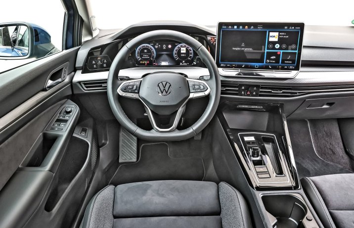 VW Golf Variant (2024) - deska rodzielcza