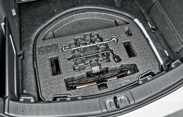 Toyota Corolla TS (2024) - zapasowe koło dojazdowe