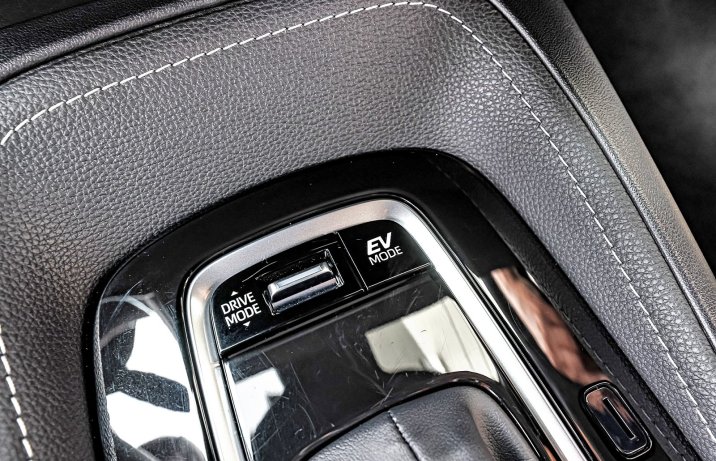 Toyota Corolla TS (2024) - tryb sportowy