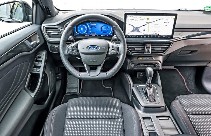 Ford Focus Kombi (2024) - deska rozdzielcza