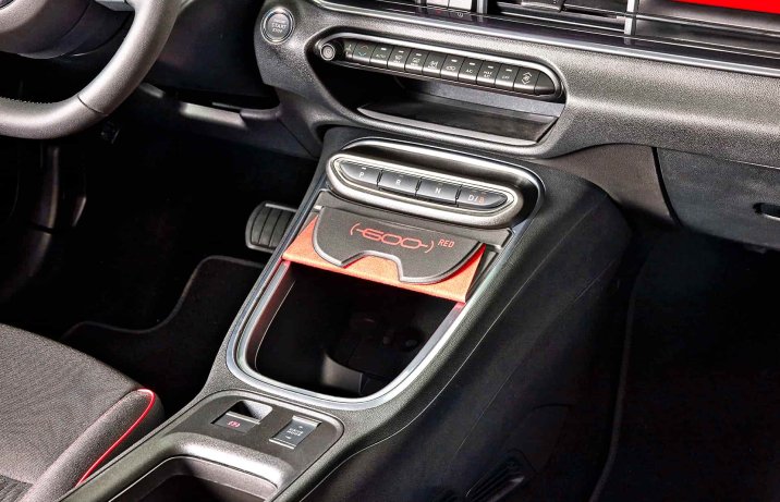 Nowy Fiat 600 – konsola środkowa