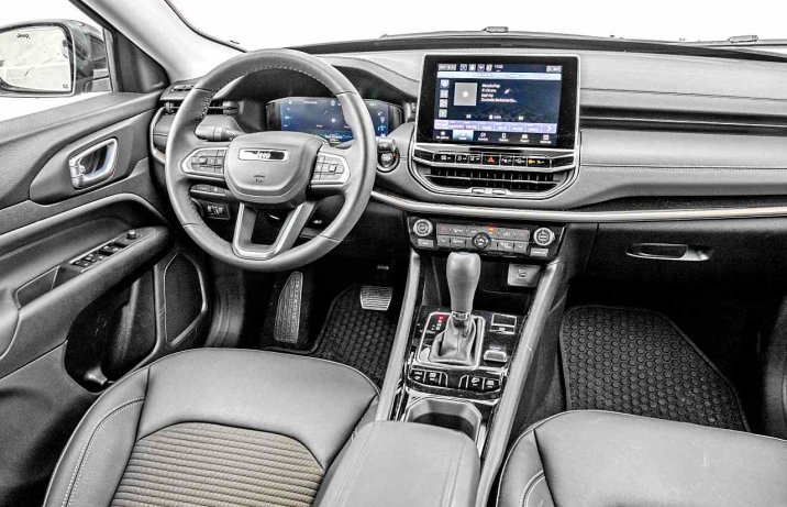 Jeep Compass 4xe 240 Overland (2024) – deska rozdzielcza