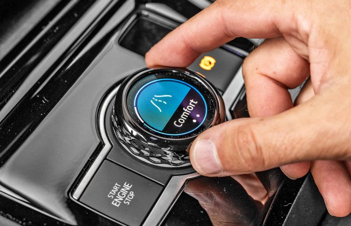 Volkswagen Tiguan 2.0 TDI 193 4Motion DSG R-Line – kokpit, pokrętło na konsoli