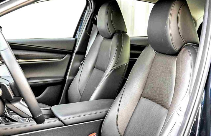 Mazda 3 sedan 2.0 e-Skyactiv X 6AT (2024) – fotele