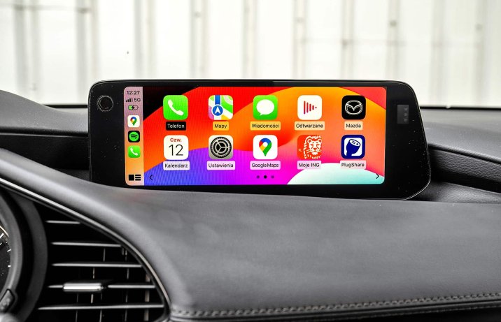 Mazda 3 sedan 2.0 e-Skyactiv X 6AT (2024) – wyświetlacz centralny