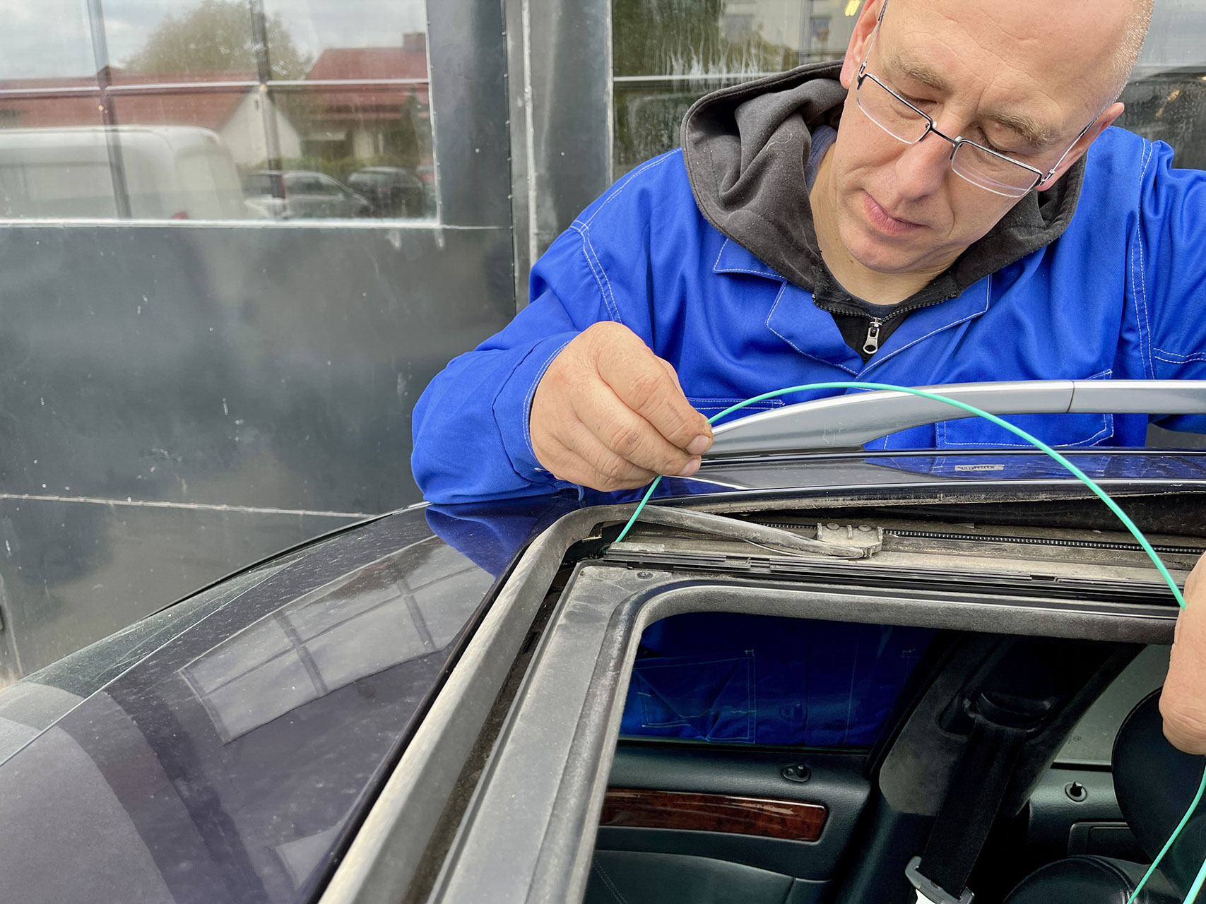 Jak Udro ni Zapchane Odp ywy Dachu W Aucie Test Produktu Magazyn Auto Jak Udro ni Zapchane Odp ywy Dachu W Aucie Test Produktu Magazyn Auto