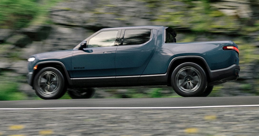 Rivian R1T – bok