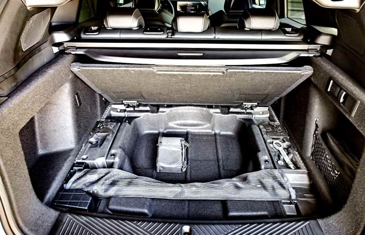 BMW X3 G45 – bagażnik, schowek