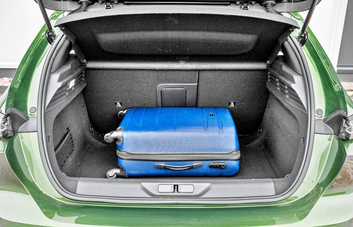 Peugeot 308 Hybrid 136 e-DCS6 - test (2024) - bagażnik