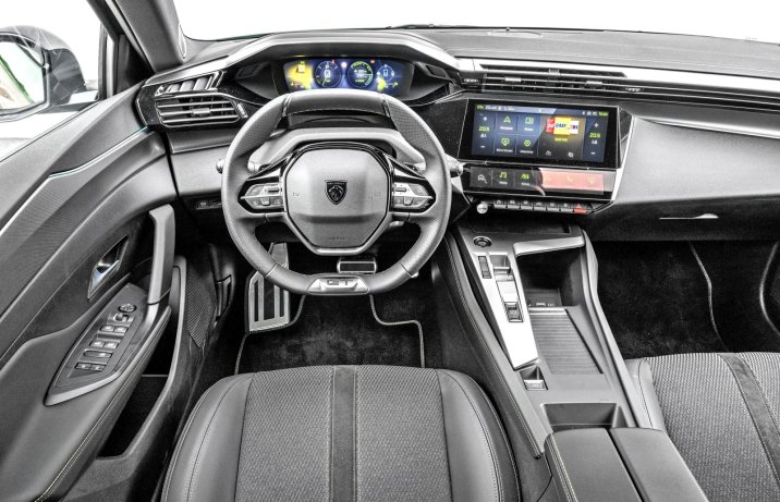 Peugeot 308 Hybrid 136 e-DCS6 - test (2024) - kokpit, deska rozdzielcza