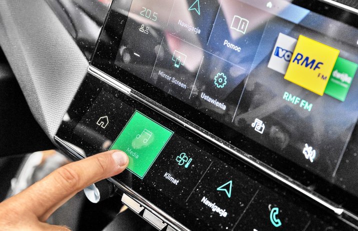 Peugeot 308 Hybrid 136 e-DCS6 - test (2024) - obsługa