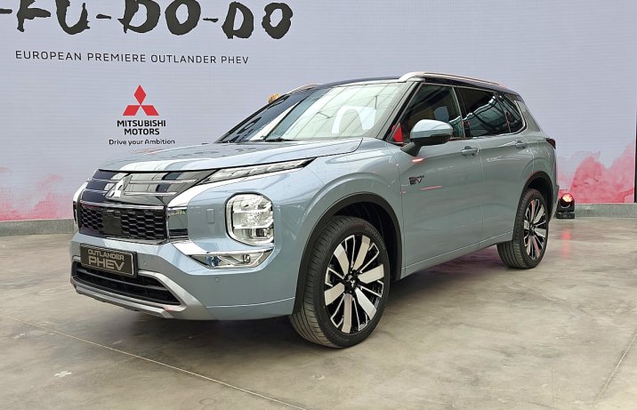 2025 Mitsubishi Outlander PHEV