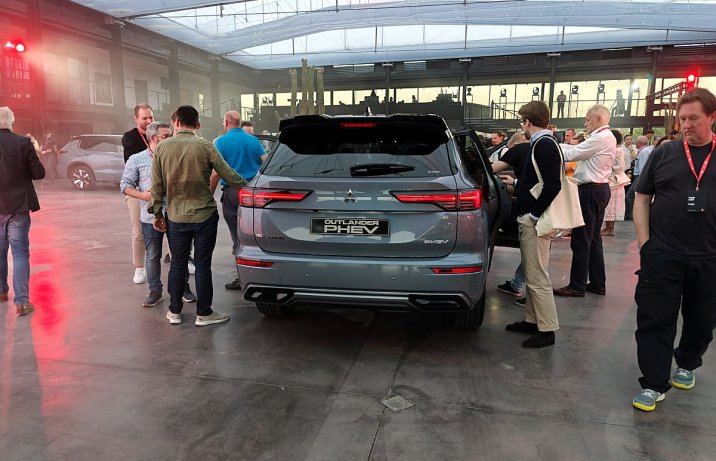 2025 Mitsubishi Outlander PHEV