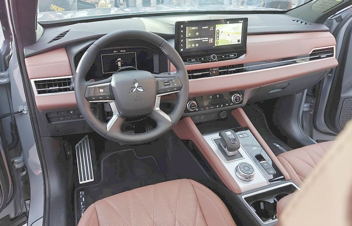 2025 Mitsubishi Outlander PHEV