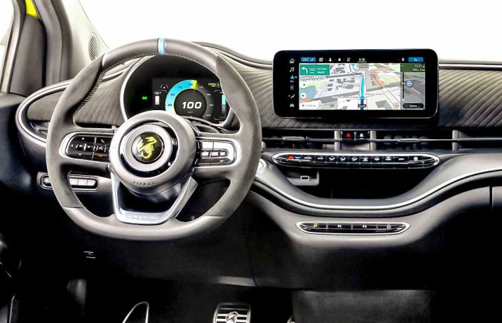 Abarth 500e (2024) – wnętrze, deska rozdzielcza