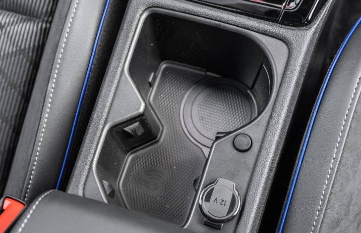 Volkswagen Golf Variant - cupholdery
