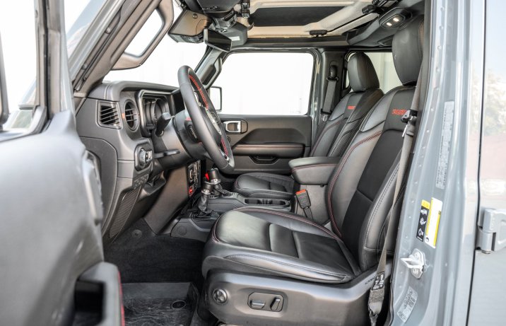 Jeep Wrangler Unlimited - fotele