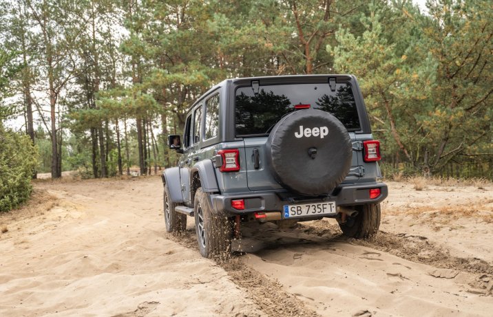 Jeep Wrangler Unlimited - piasek