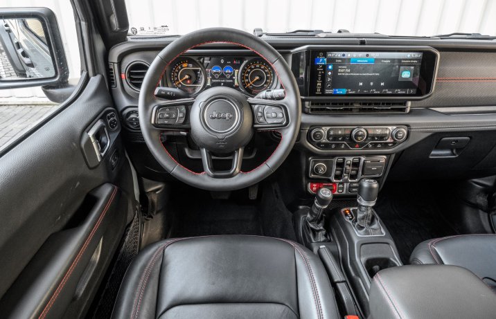 Jeep Wrangler Unlimited - kokpit