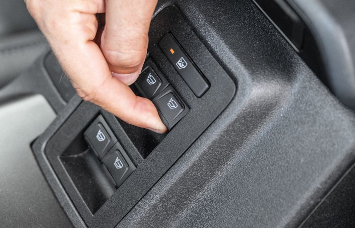 Ford Bronco - panel szyb