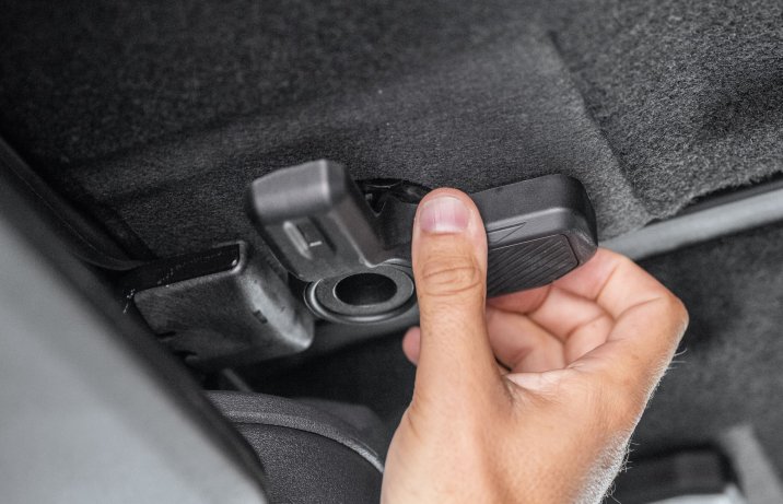 Ford Bronco - zaczep panelu dachowego