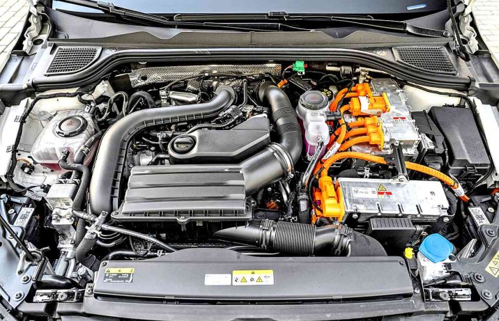 Volkswagen Golf 1.5 TSI eHybrid Edition 50 - napęd, silniki