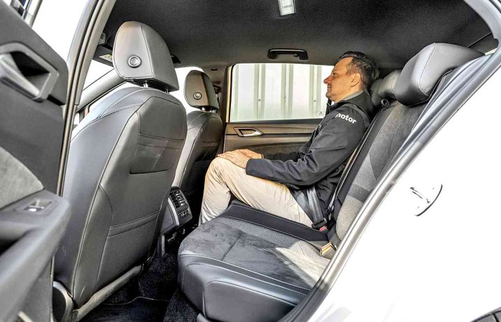 Volkswagen Golf 1.5 TSI eHybrid Edition 50 – kanapa