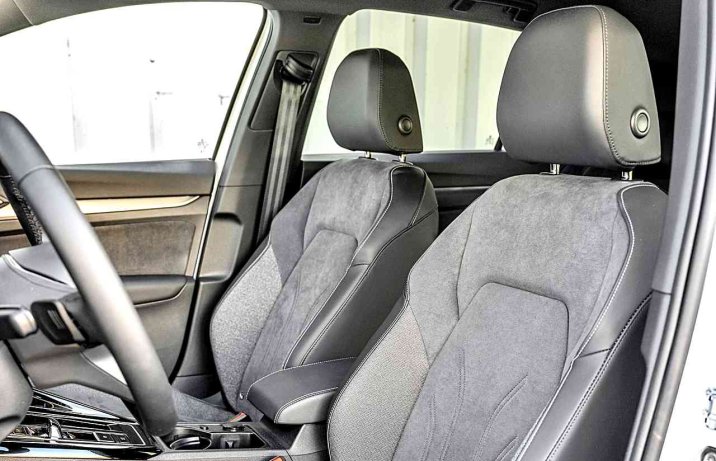 Volkswagen Golf 1.5 TSI eHybrid Edition 50 – fotele