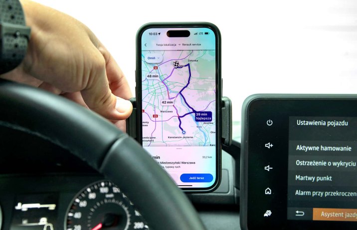 Dacia Sandero Stepway Extreme 90 TCe CVT – fabryczny uchwyt na smartfon