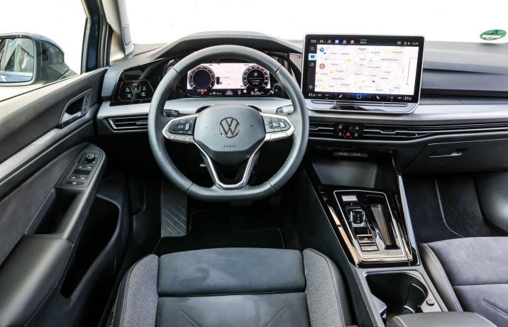 Volkswagen Golf - kokpit
