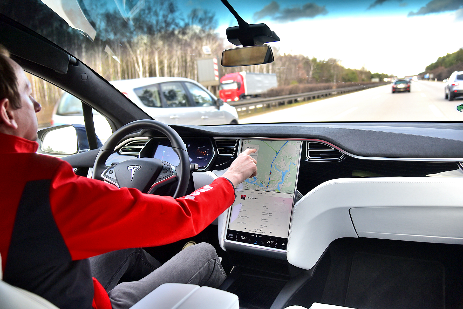 internet w aucie_nawigacja online