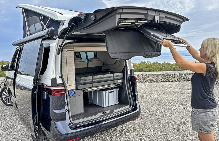 Volkswagen California (2024) – tył