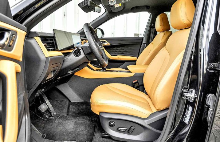 MG HS 1.5T AUT 170 KM Exclusive  2024 – fotele