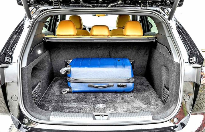 MG HS 1.5T AUT 170 KM Exclusive  2024 – bagażnik