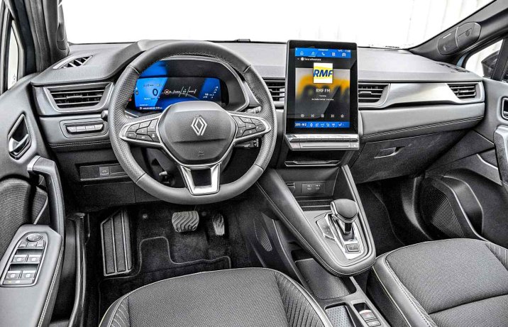 Renault Symbioz E-Tech full hybrid 145 iconic 2024 – deska rozdzielcza