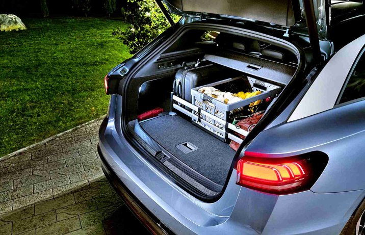 Volkswagen ID.7 Tourer 2024 – wnętrze, bagażnik