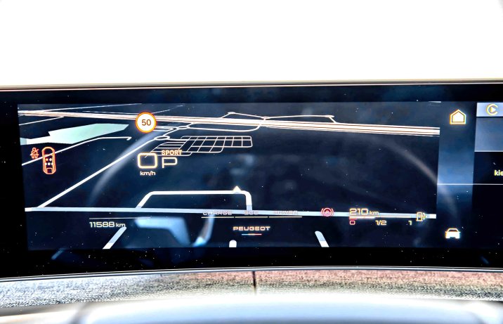 Peugeot 3008 Hybrid 1.2 e-DCS6 GT – kokpit, cyfrowe zegary, mapa