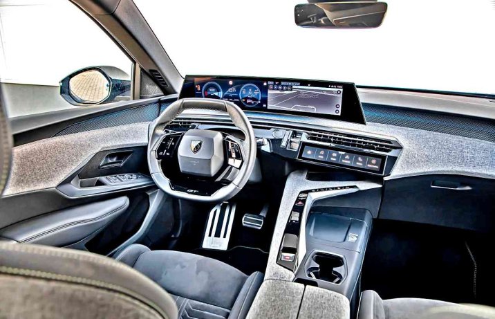Peugeot 3008 Hybrid 1.2 e-DCS6 GT – kokpit, deska rozdzielcza