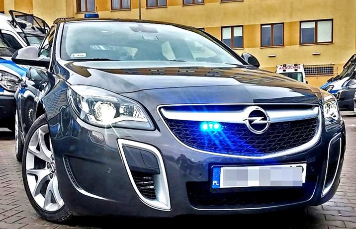 Nieoznakowany radiowóz Opel Insignia