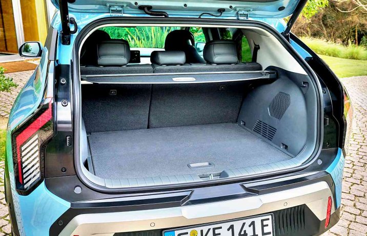 Kia EV3 (2024) – wnętrze, bagażnik
