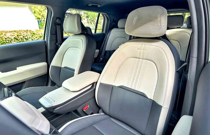 Kia EV3 (2024) – wnętrze, fotele