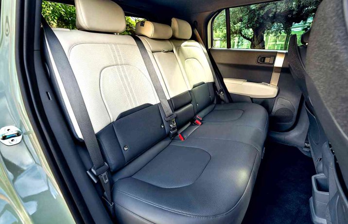 Kia EV3 (2024) – wnętrze, kanapa