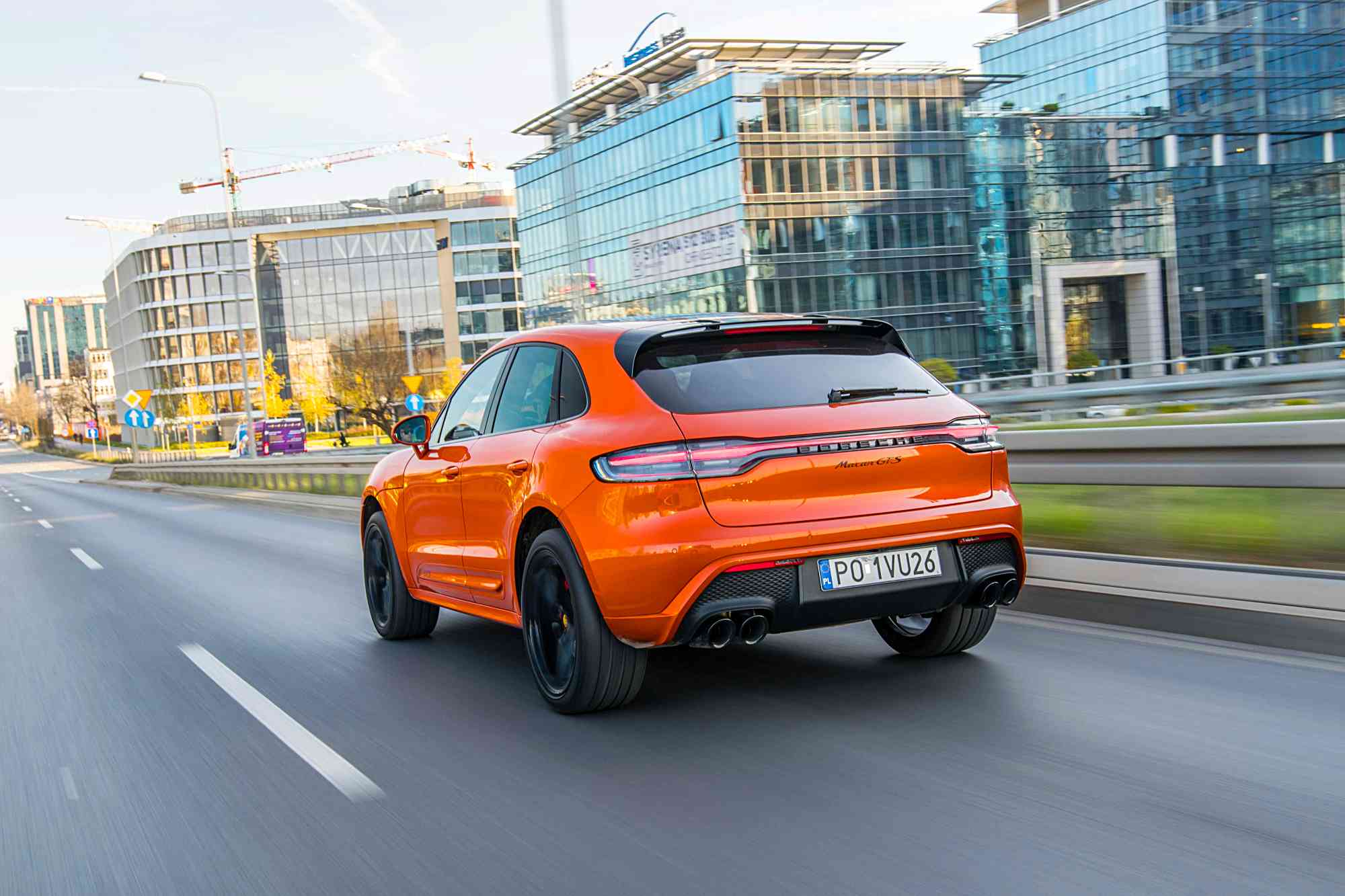 PORSCHE-MACAN-I-FL-GTS-tyl