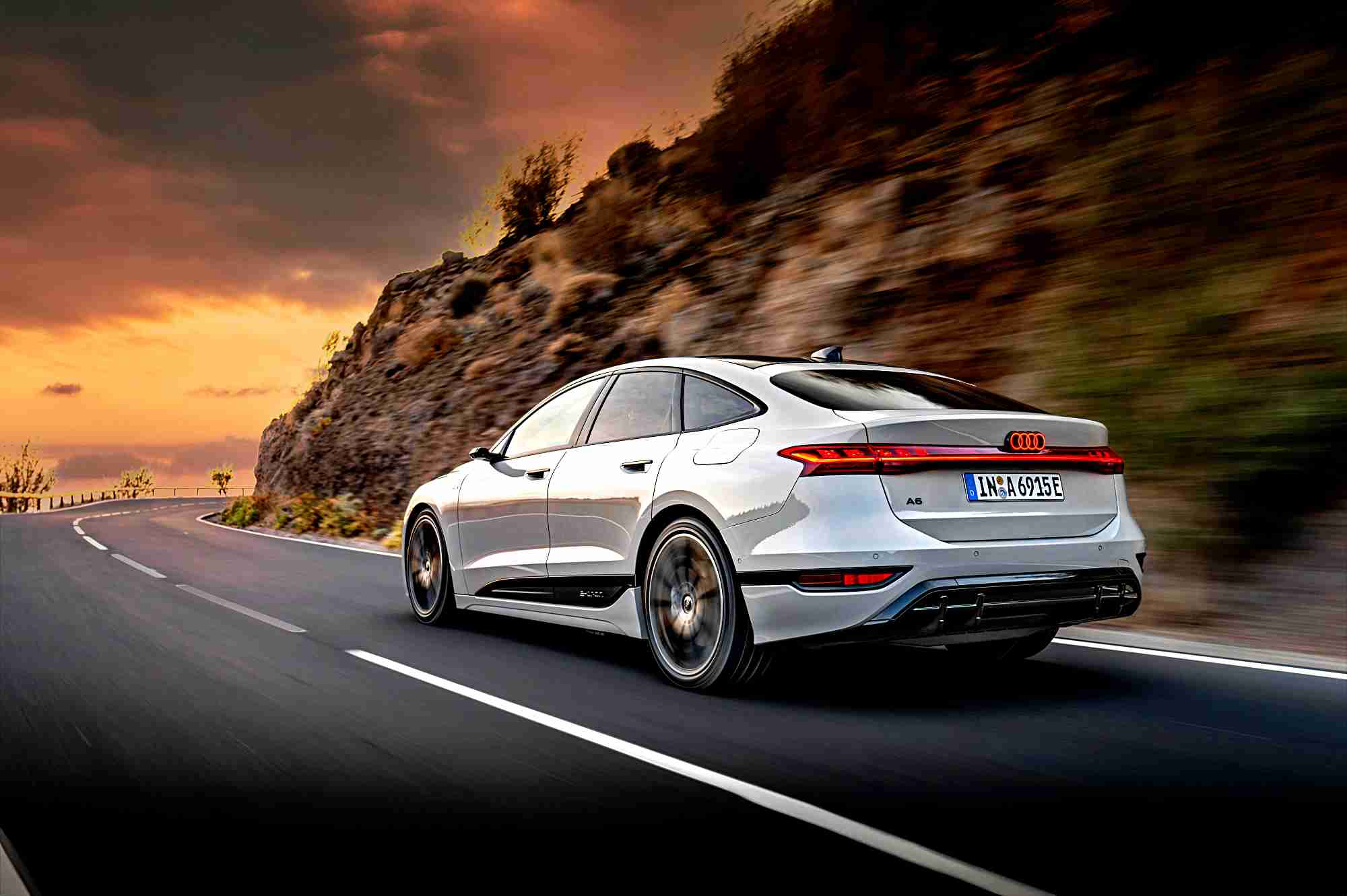 Audi-A6-e-tron-2024-tyl