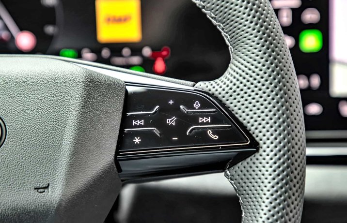 Audi A5 Limousine TFSI quattro S tronic – sterowanie na kierownicy