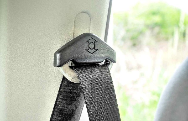 Używany Opel Corsa A – regulacja pasów