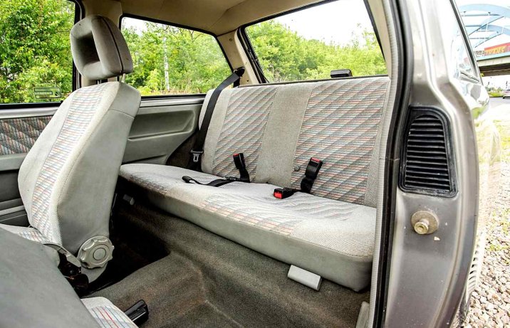 Używany Opel Corsa A – kanapa