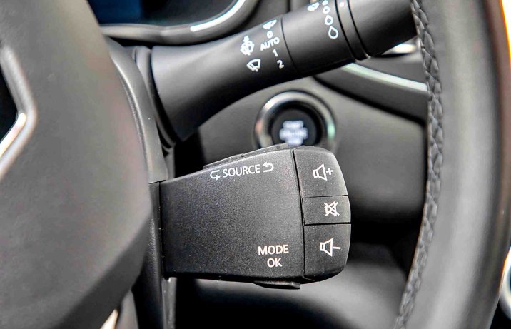 Renault Megane IV FL GrandCoupe 1.3 TCe Techno (2024) – pilot audio