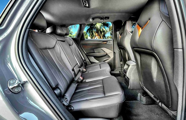 Cupra Terramar 2024 – wnętrze, kanapa